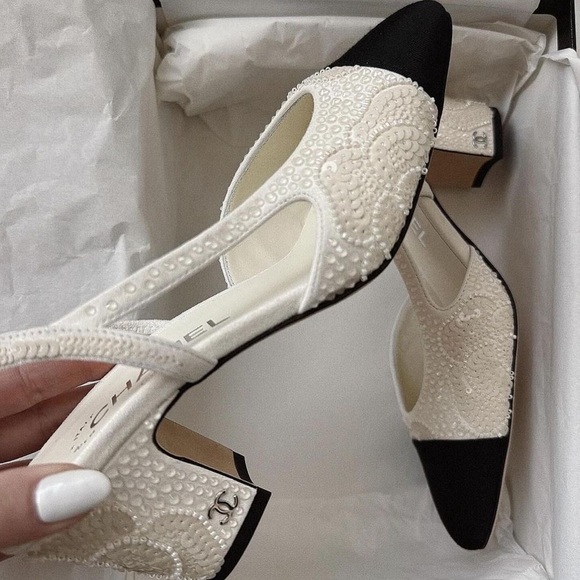 Chanel cream pearl beaded sequin bridal slingback limited edition 36.5 - Picture 2 of 10